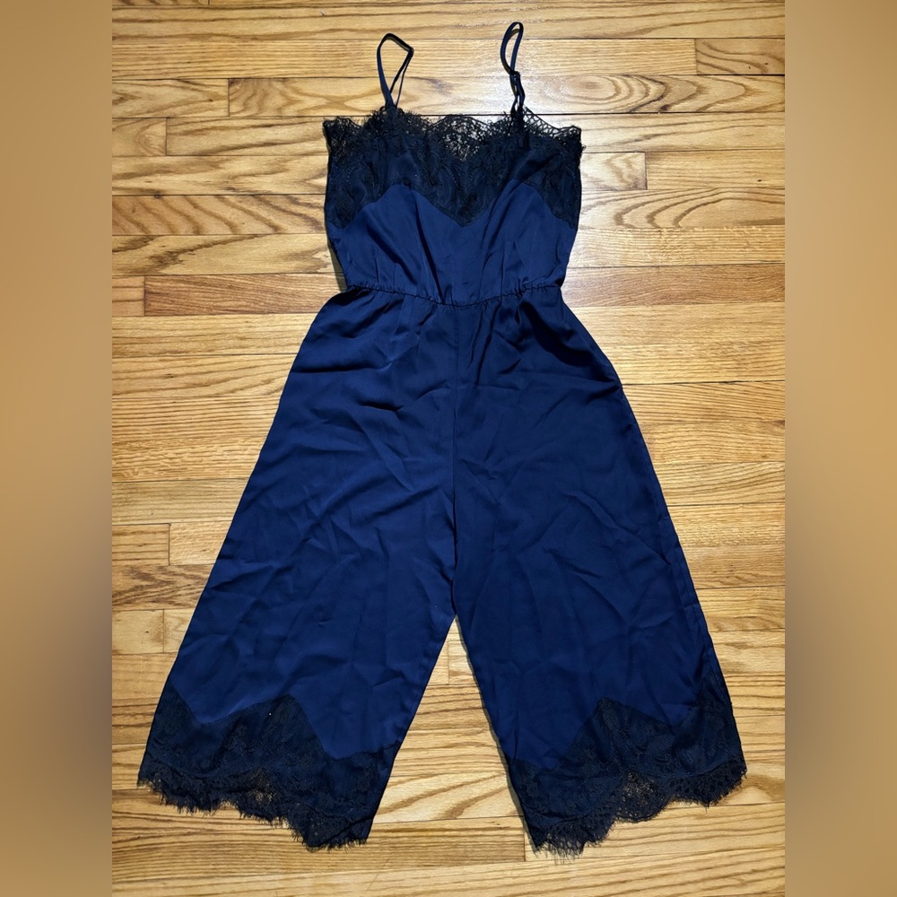caren forbes navy and black lace sleeveless romper size Small